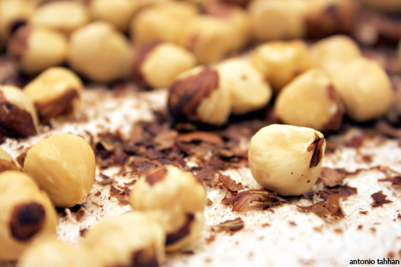 skinned hazelnuts