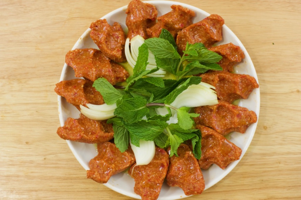 kibbeh nayyeh (كبة نيّة)