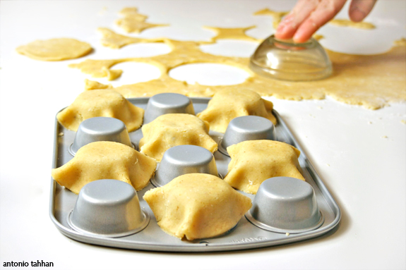 upside down mini-cupcake tin
