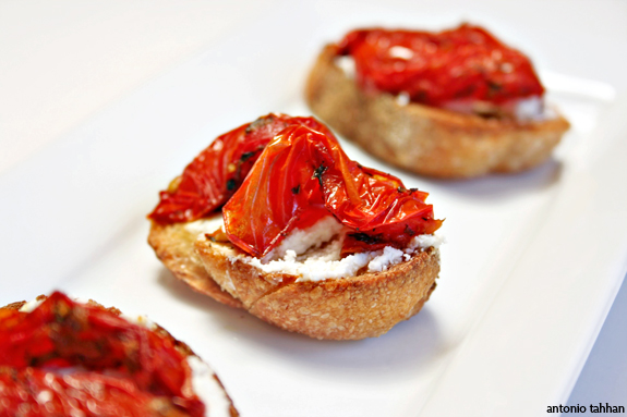 roasted tomato crostini